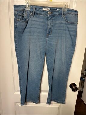 Nine West Mid-Rise Light Blue Cropped Straight Jeans